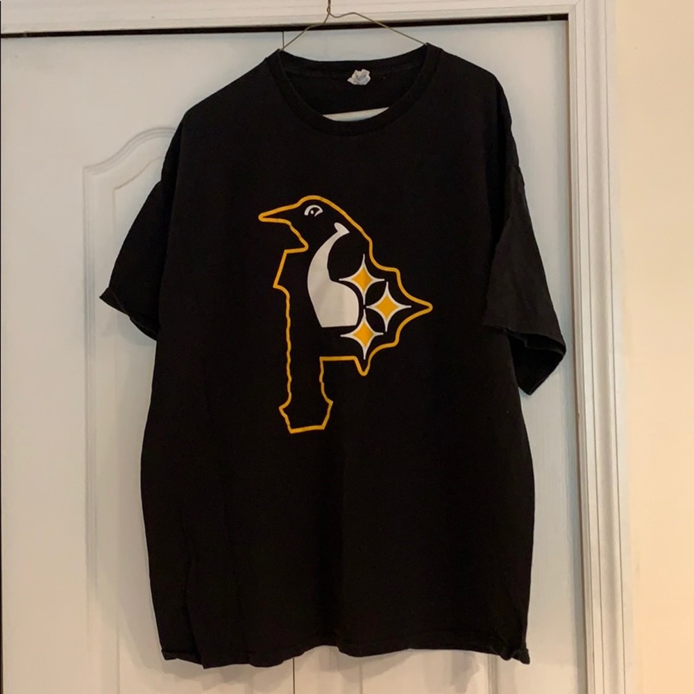 Pittsburgh tee shirt.  Penguins/Steelers/Pirates